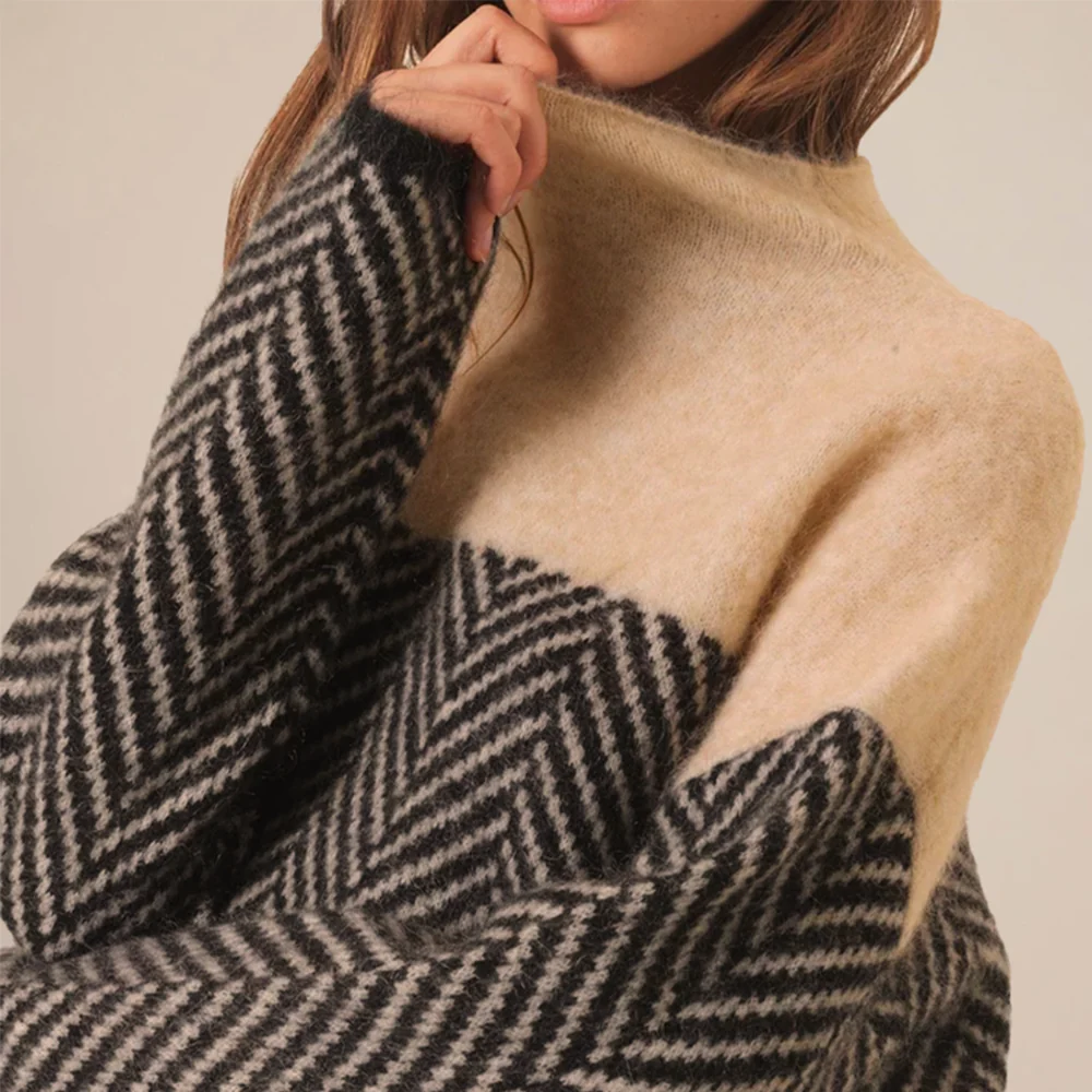 Janey Women’s Turtleneck Sweater