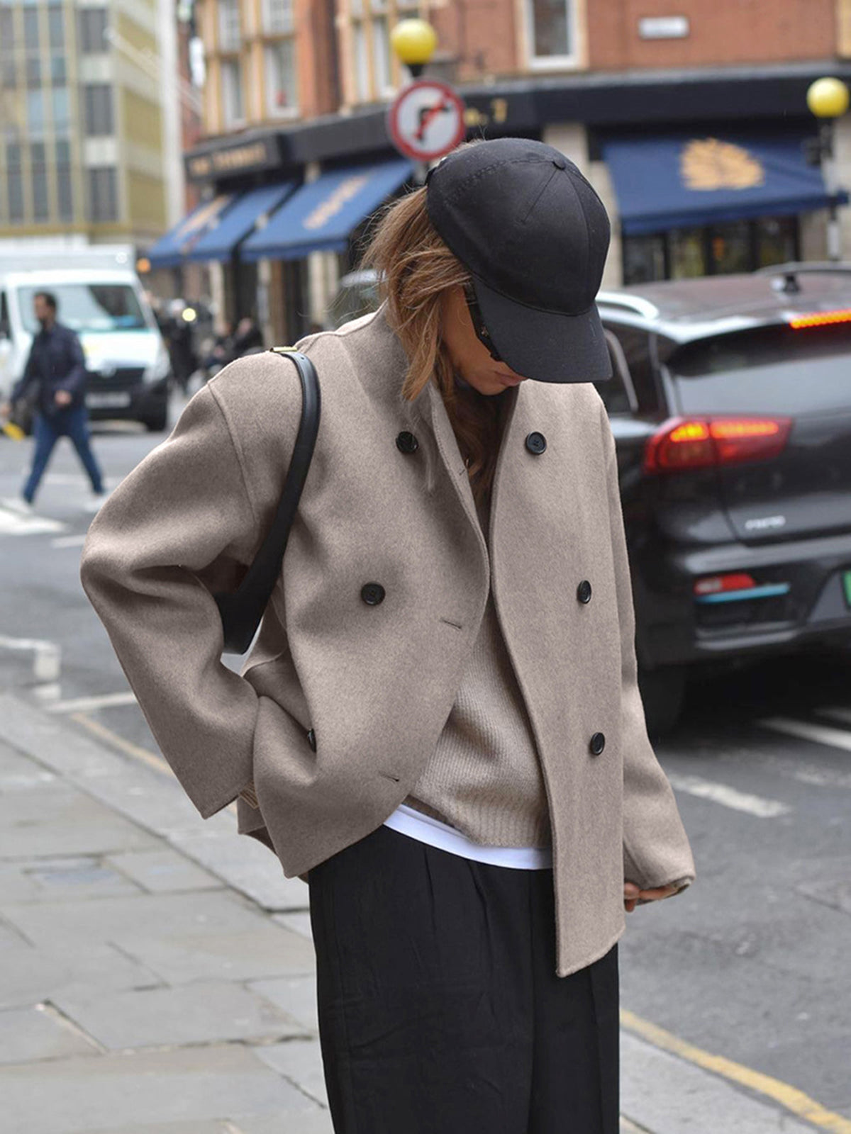 AVERY DOUBLE-BREASTED SHORT COAT